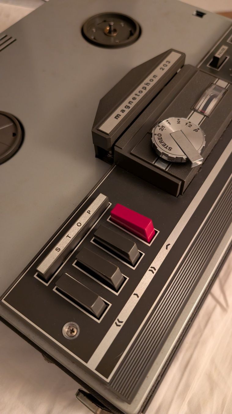 Telefunken Bandmaschinen: Telefunken Magnetophon 203 – Gebraucht aus Kastanienbaum von kr.arch 7