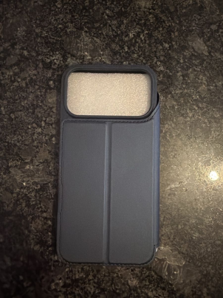 Apple Coques & Protection écran: Étui iPhone 17 pro Max neuf  – Neuf (Voir description) à Yverdon-les-Bains par ame_7f2x 1