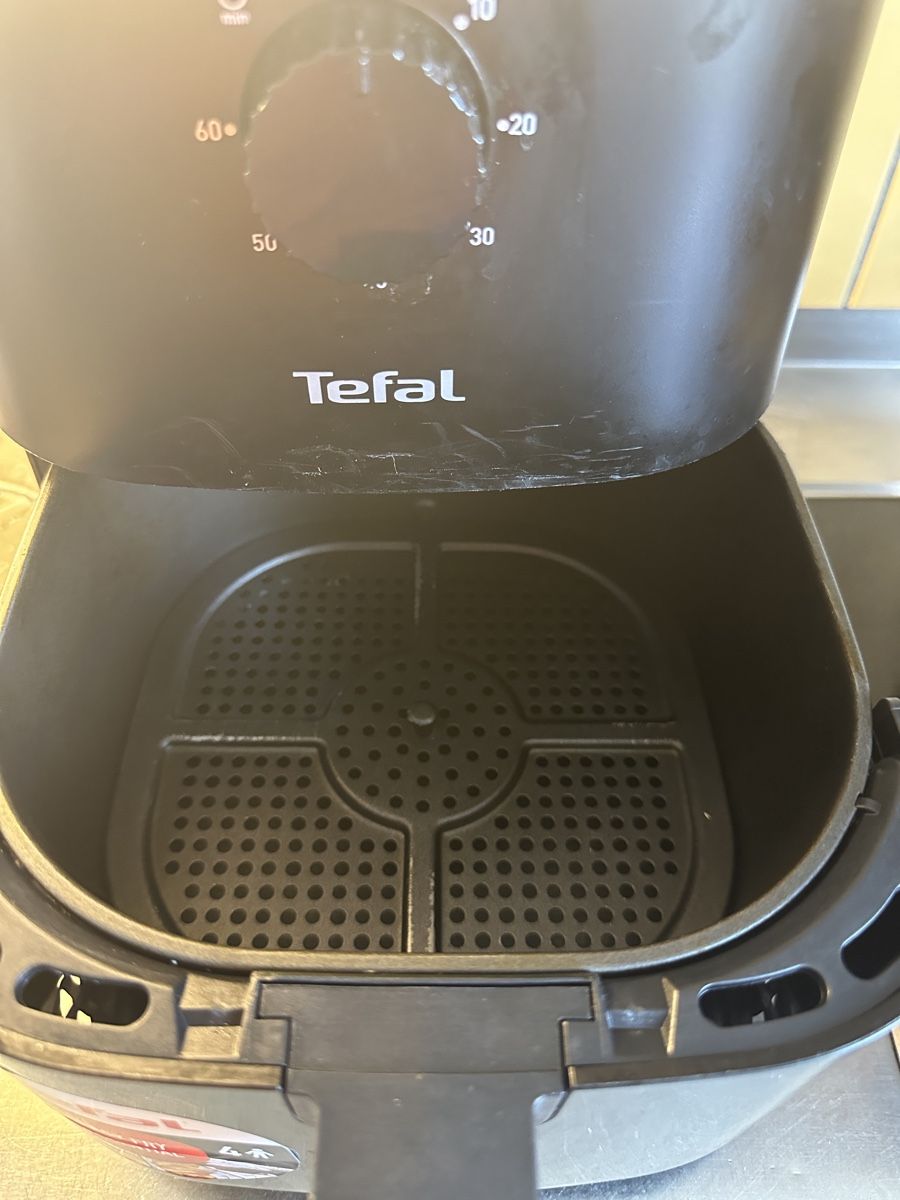 Tefal Appareils de cuisine: TEFAL Easy Fry Essential – D'occasion à Volketswil par elh_79vz 1