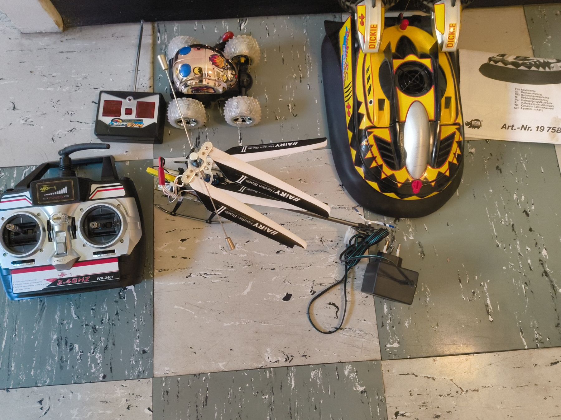 Modellismo RC: 3 Ferngesteuerte Objekt Helikopter Luftkissenboot Auto – Difettoso da stettlen venduto da VintageBern_ch