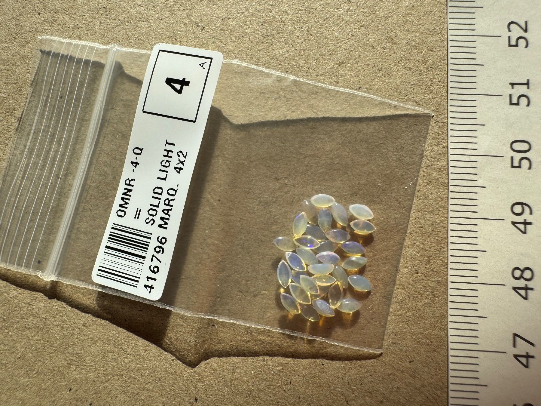 Fossili: 30 Stk  Cabochons Opal  echt!! winzig neu    2x4mm  solid – Nuovo e nell'imballaggio originale da Leuggern venduto da gemshow 9