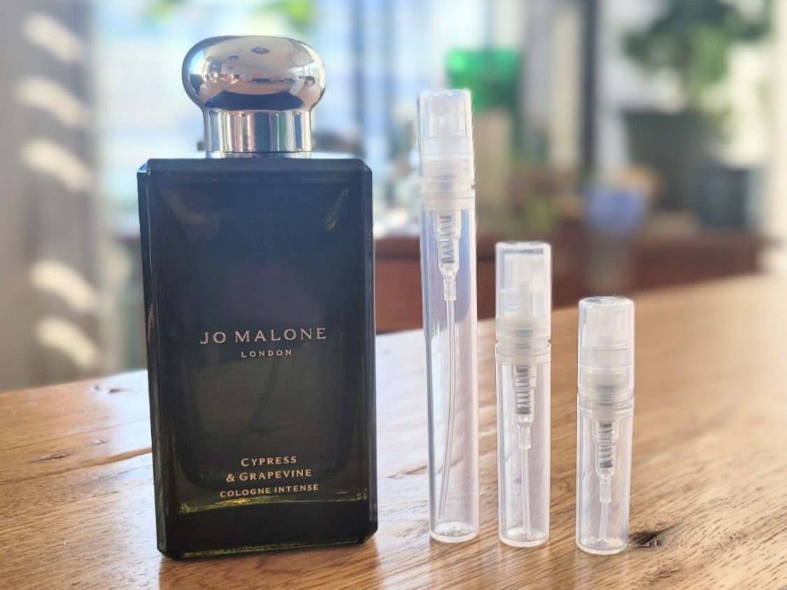 Jo Malone Profumi & Eau de Toilette: Jo Malone Cypress & Grapevine - Abfüllung 2ml – Usato da Zürich venduto da Flatus