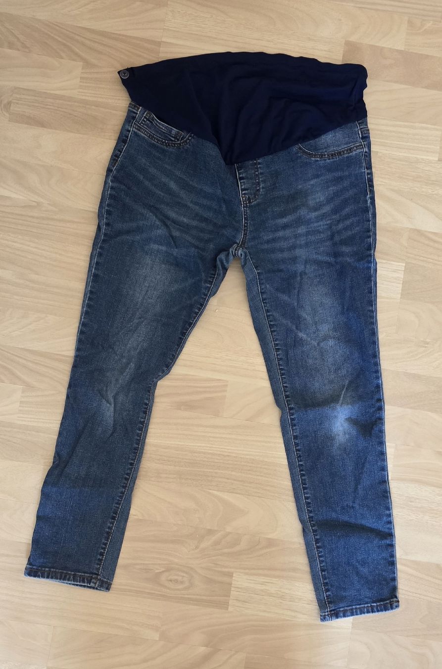 Lots de vêtements: 8 Paar Schwangerschaftshosen – D'occasion à Suhr par Design_by_Debi