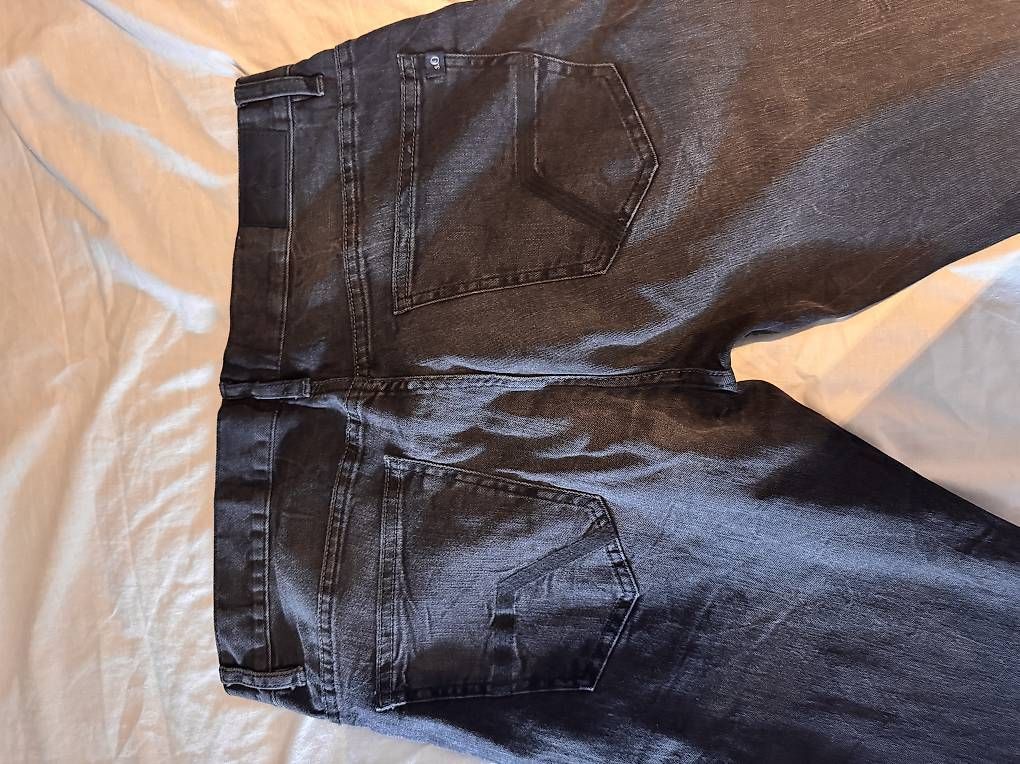 Jeans: Jeans schwarz s.oliver – Usato da Regensdorf venduto da Jazmyn307 2