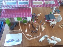 Grosses Schleich Horse Club Set – Pferde, Anhänger, Tierarzt