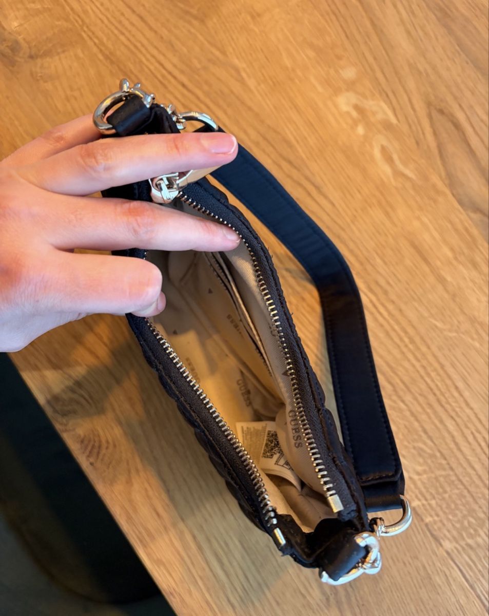 Guess Borse da donna: Guess Schultertasche – Usato da Henau venduto da martina_1998 3