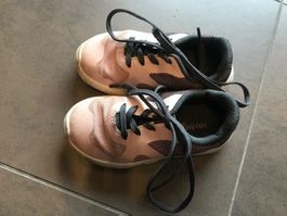 Zara Turnschuhe 23