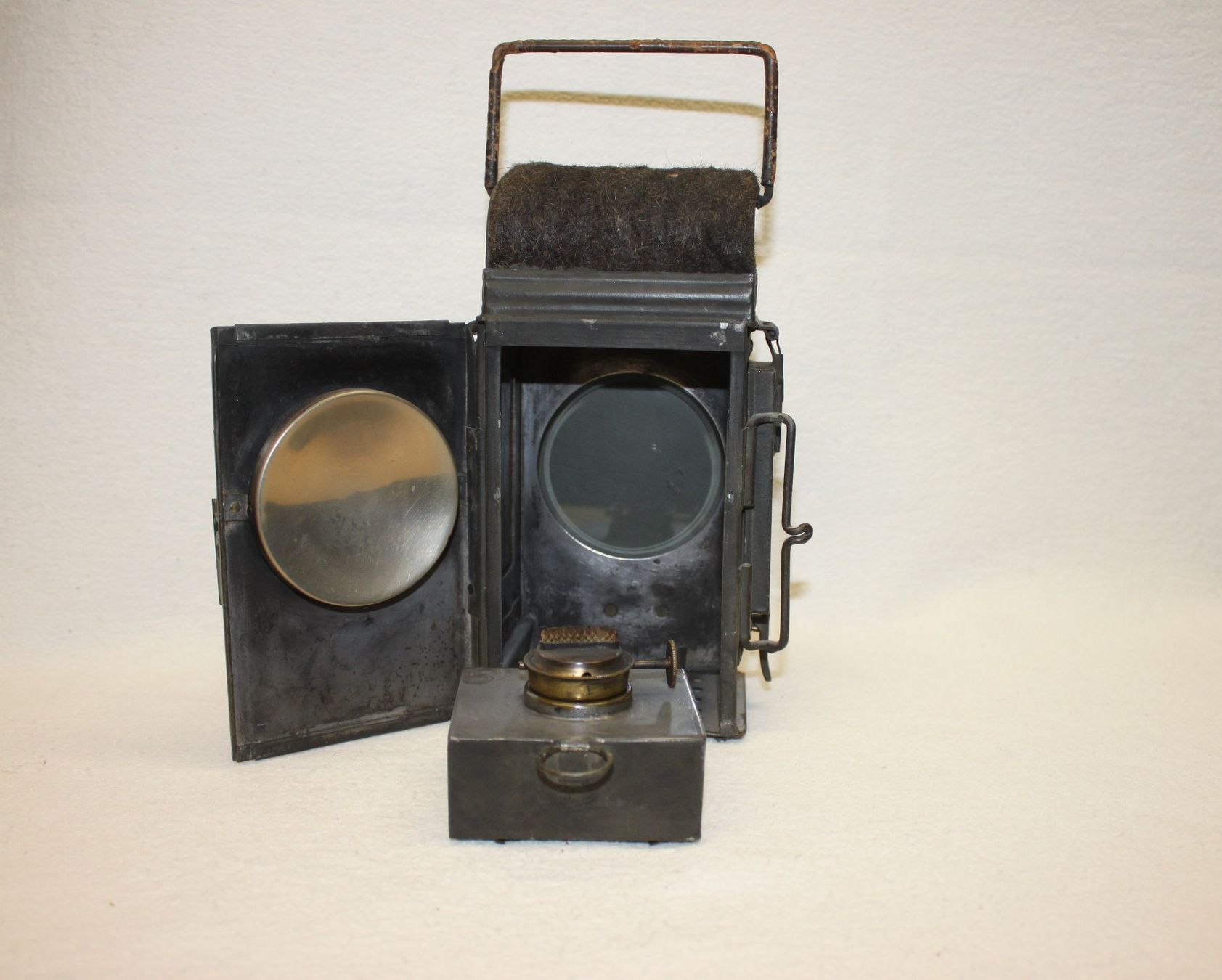 Lampade: Antike Öl - Blendlaterne, Handlaterne  Ca. um 1900 – Usato da Thun venduto da Amye 7