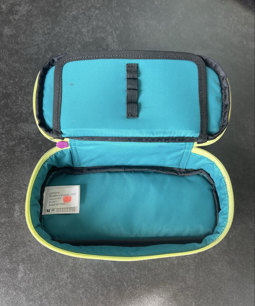 Dakine Schüler-Etuis: Dakine Etui – Gebraucht aus Arnegg von lara.andermatt 1