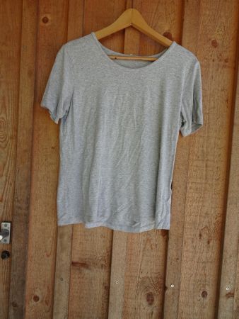 Graues T'shirt mit Strass von CANDA Gr. S - M41