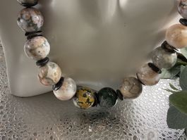 Schönes Jaspis Collier mit grossem Silberverschluss