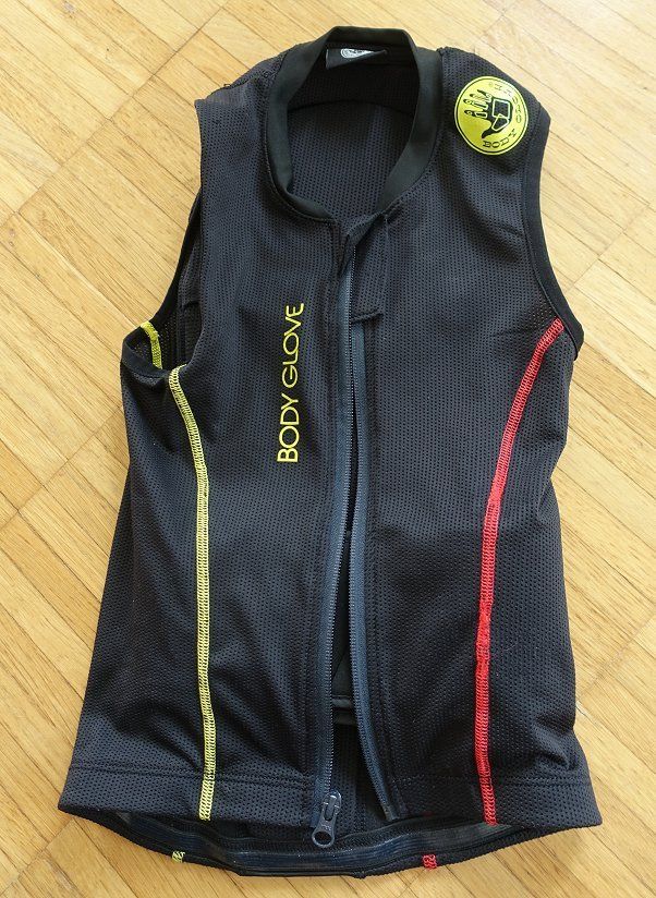 Schutz & Schoner: Body Glove Lite Pro Kids Grösse 8 – Gebraucht aus Zürich von EHEH1
