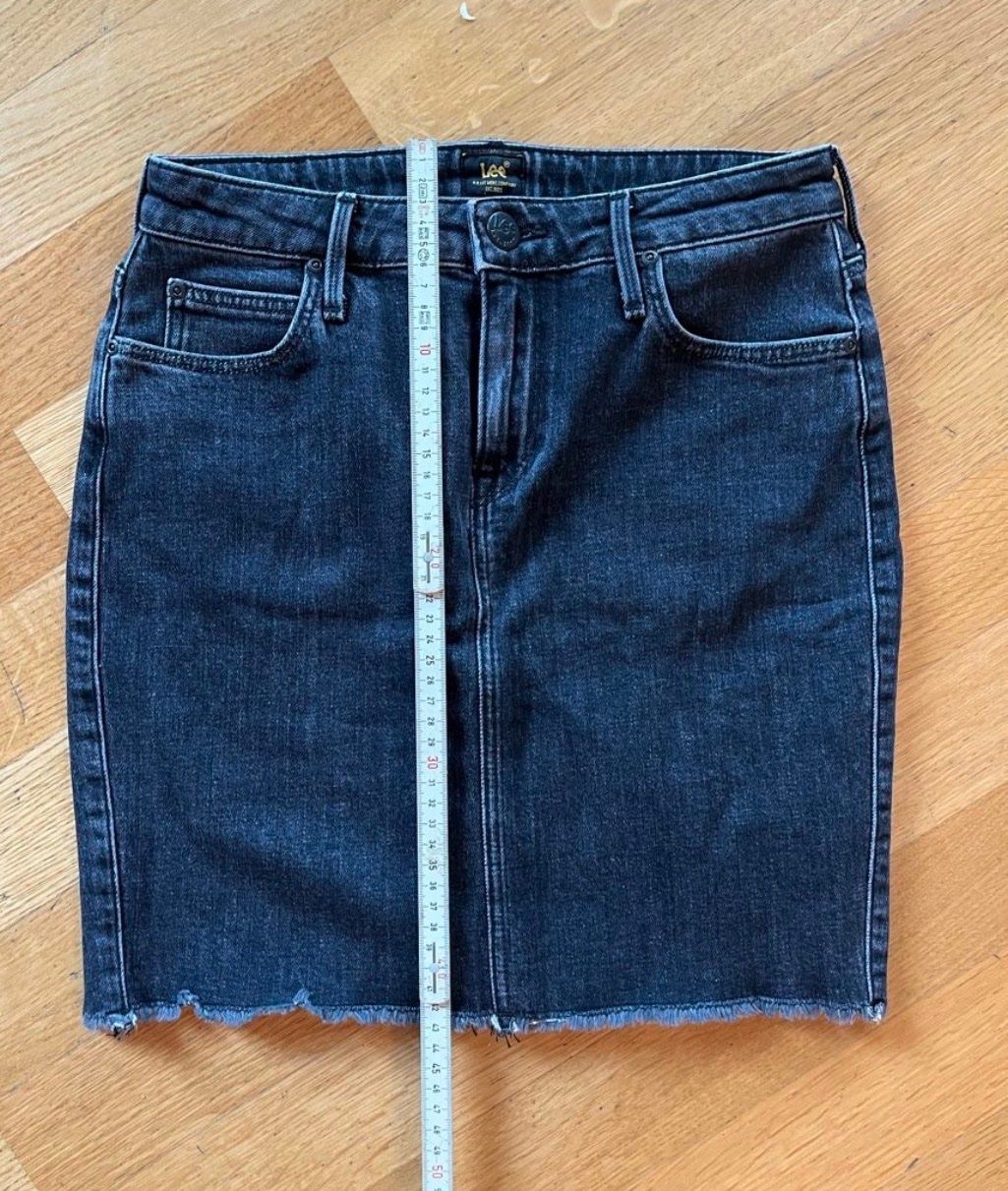 Lee Gonne: Lee Jeans Rock dunkelgrau Grösse 36 Neu – Usato da Zürich venduto da imelisa 3
