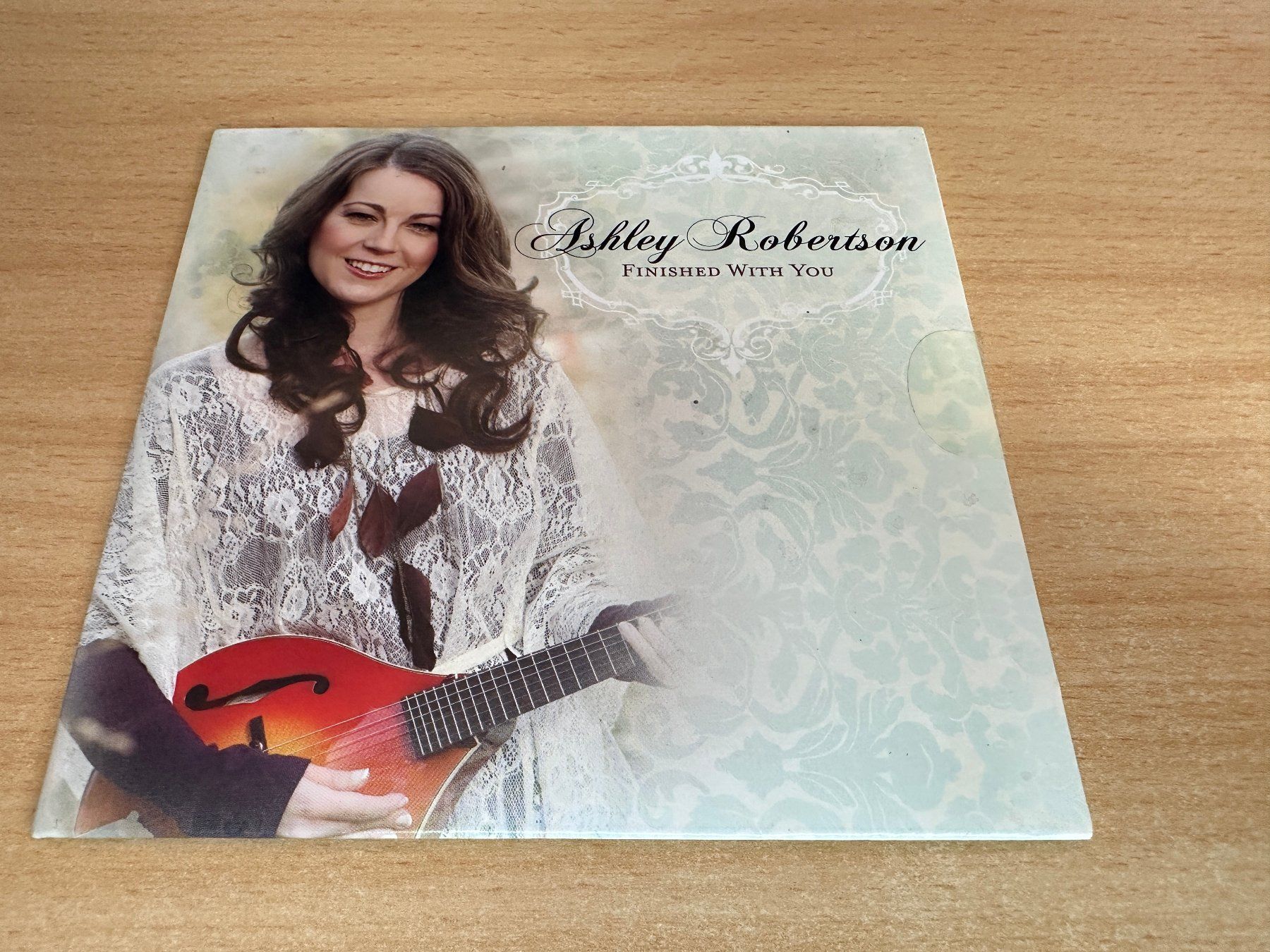 CD: Ashley Robertson – Finished With You - Single CD – Usato da Rikon im Tösstal venduto da Alpenmutz