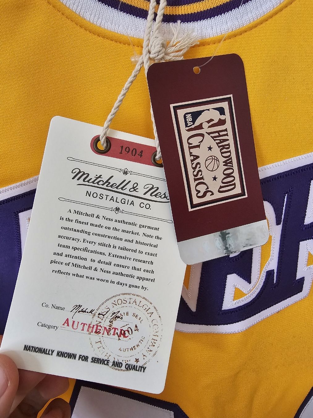 Mitchell & Ness Canottiere & Pantaloni: 100% AUTHENTIC MITCHELL & NESS 71/72 JERRY WEST LOS ANGELES – Nuovo e nell'imballaggio originale da Lugano venduto da FernandoDC 5