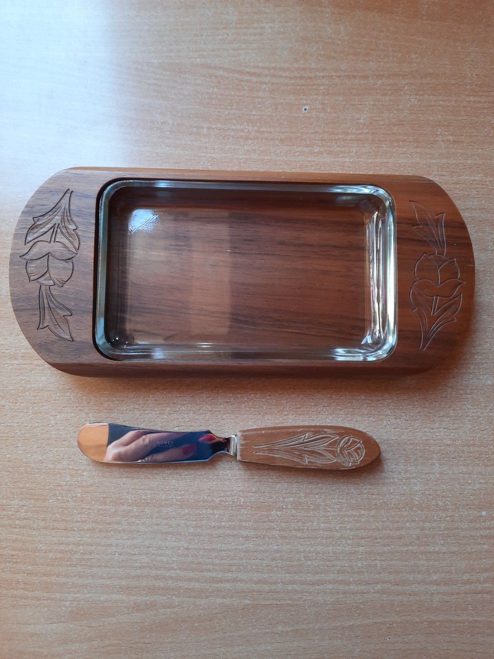 Altre Stoviglie: Butterteller + Buttermesser aus Holz – Usato da Greppen venduto da and_l7vc