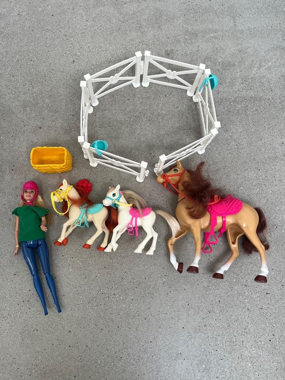 Barbie mit drei Pferden Kaufen auf Ricardo
