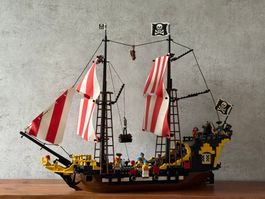 LEGO Pirates I 6285 - Black Seas Barracuda (Dark Shark)