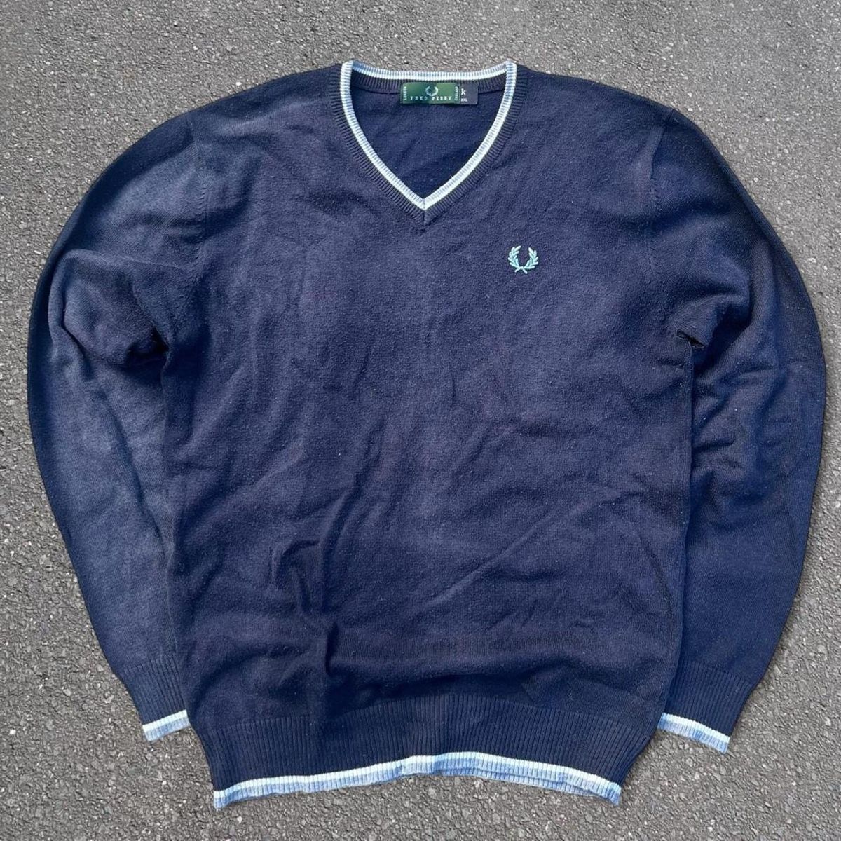 Fred Perry Maglioni & Felpe: Fred Perry Knit Sweater V-Neck Navyblue – Usato da Riehen venduto da art_c76v