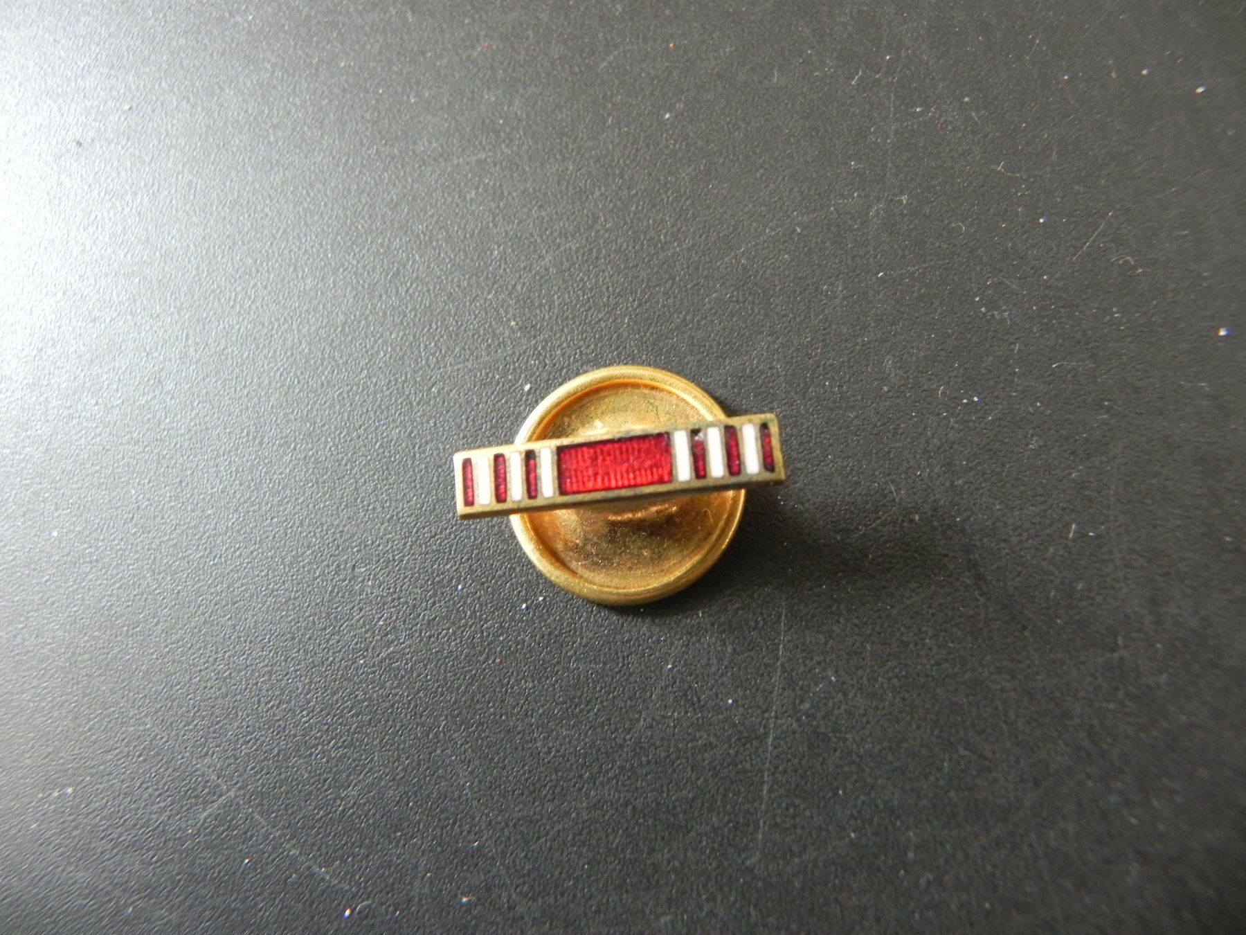 Broches & Aiguilles: Altes Militär Abzeichen – D'occasion à Biel/Bienne par Gogolozi