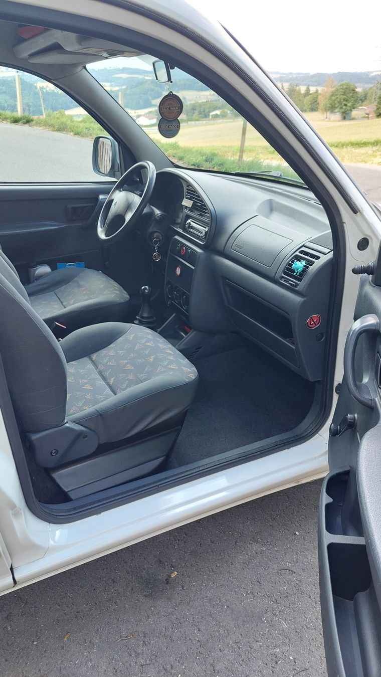 Citroën Automobili: Citroen Berlingo 1.4i – Usato da Konolfingen venduto da Sohonewyork 6
