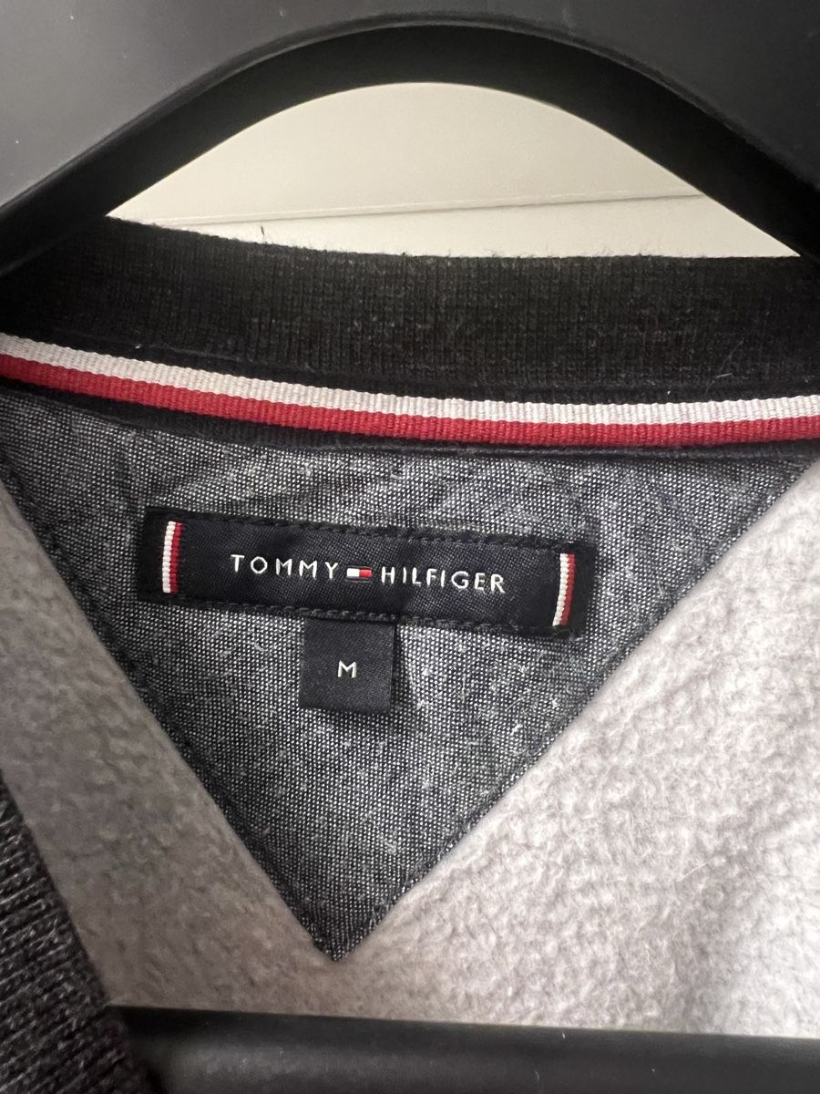 Tommy Hilfiger Maglioni & Felpe: Pull Tommy Hilfiger – Gris Anthracite – Taille M – Nuovo (secondo la descrizione) da Châtel-St-Denis venduto da Calou1820 1
