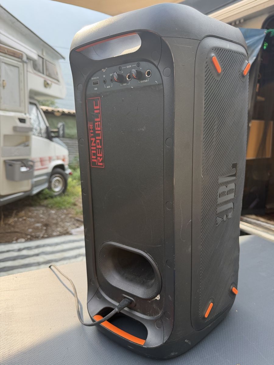 JBL Haut-parleurs: JBL PartyBox 200 – D'occasion à Camorino par CamperCommunity 3
