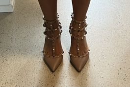 Valentino Garavani 38.5