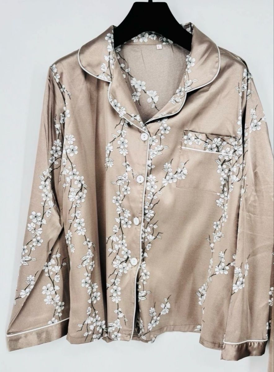 Negligees & Pigiami: Pijama, Größe L, neue  – Nuovo (secondo la descrizione) da Münchenbuchsee venduto da Mantik 1