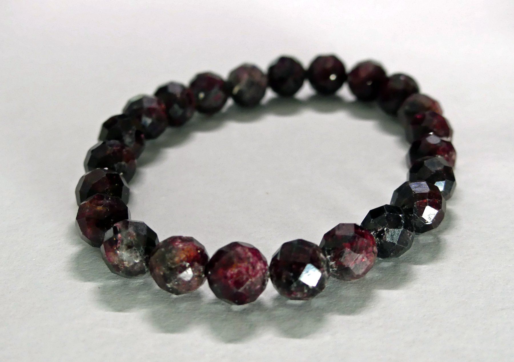 Bracciali & Braccialetti: Armband mit facettierten Granaten – Nuovo e nell'imballaggio originale da Matten b. Interlaken venduto da kero71 6