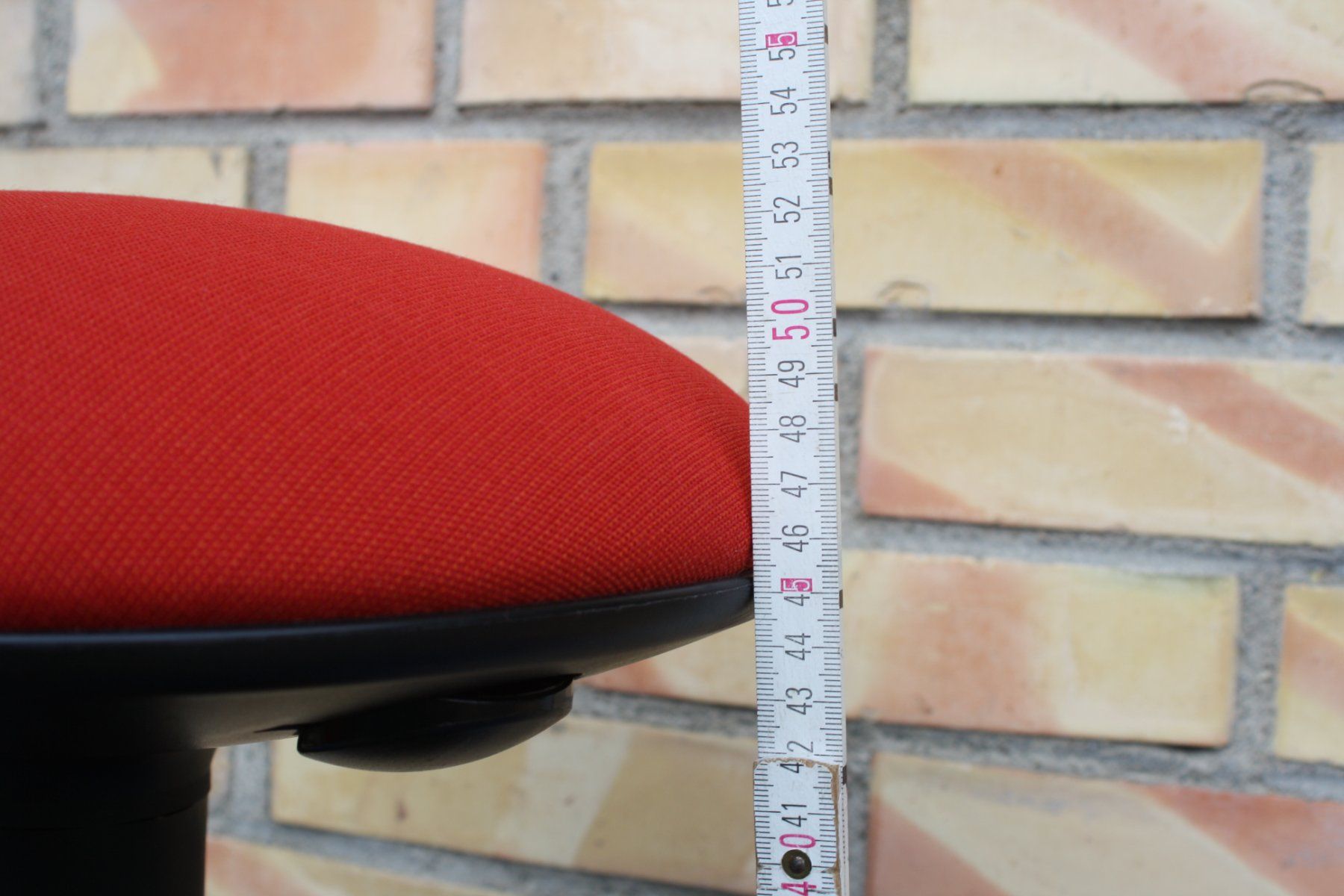 Ikea Hocker: HOCKER VITAMIN ROT IKEA – Gebraucht aus Wauwil von Pneuedy 5