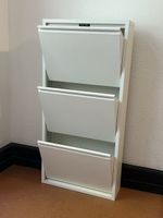 Schuhkipper Schuhschrank weiss 3 Fächer Metall guter Zustand