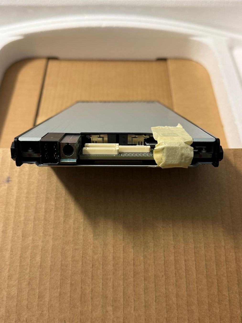 Hitachi Harddisks: Hitachi 1,6-TB-Flash-Module-Drive – Neu und originalverpackt aus Spreitenbach von J.S1 2