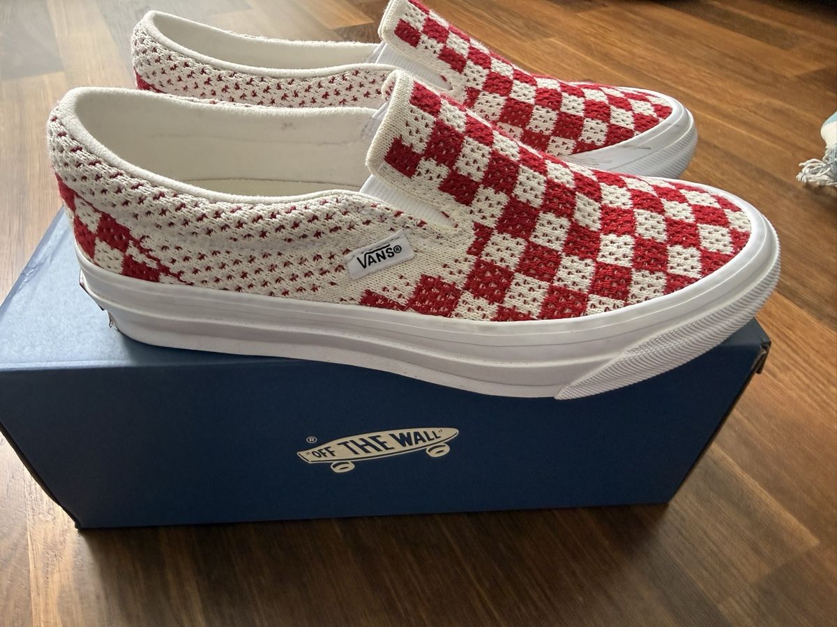Vans Scarpe da uomo: Vans Classic Slip On 98 Red Size 38  – Nuovo (secondo la descrizione) da Uerikon venduto da kpr_t5k2