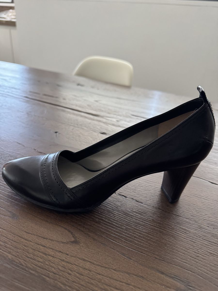 Scarpe da donna: Costume National Pumps Gr 37 – Usato da Bottighofen venduto da Swisssu11 1
