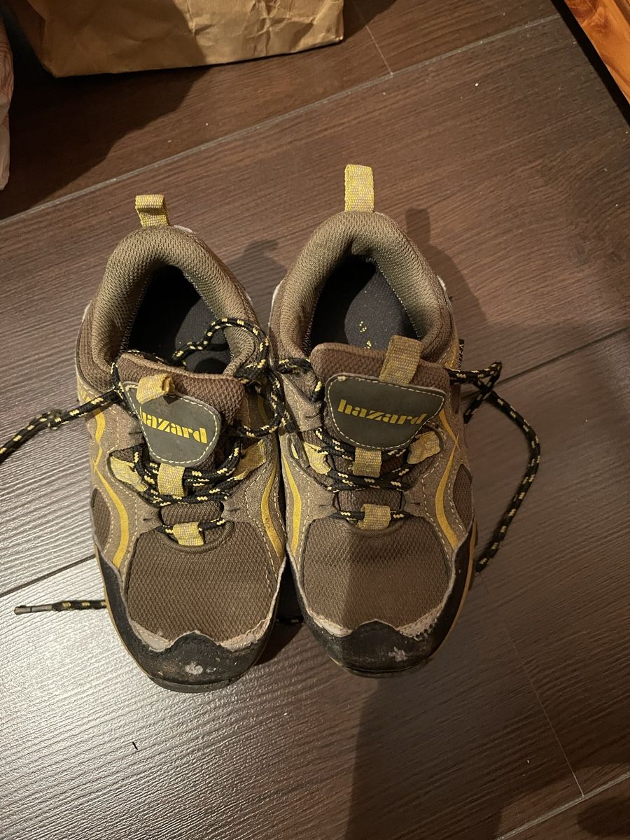 Herrenschuhe: Chaussures pointure 27 – Gebraucht aus MARLY von AISLEE