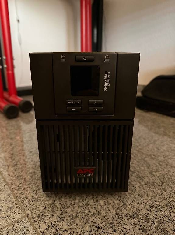 Componenti elettronici: APC USV 1800W/2000VA Online – Usato da Hitzkirch venduto da Milosz224