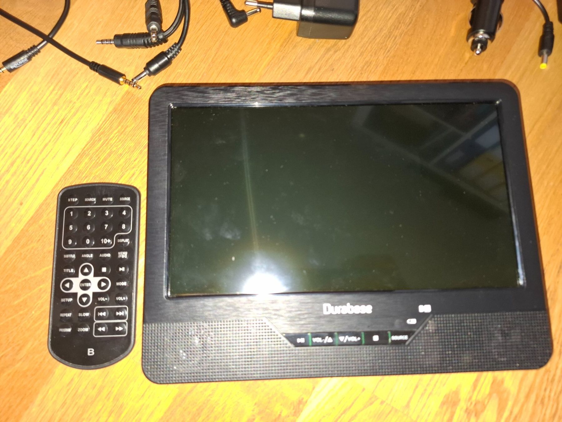 Durabase Tragbarer Mediaplayer: Auto DVD-Player Durabase 2 Stk. im Set – Gebraucht aus Pfaffnau von cristinamichel