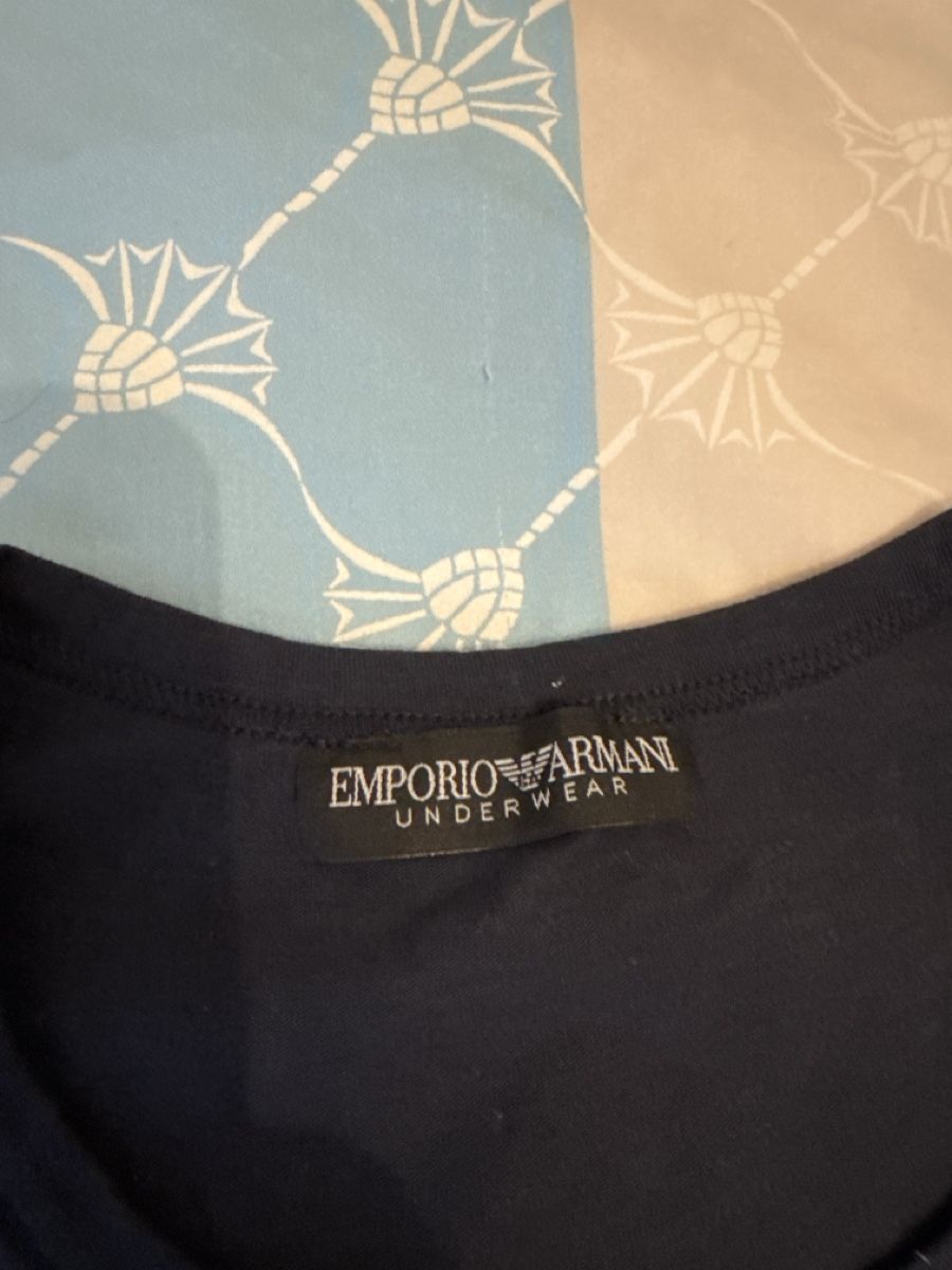 Armani T-shirt: Emporio Armani  – Usato da Menzingen venduto da Dali2504 1