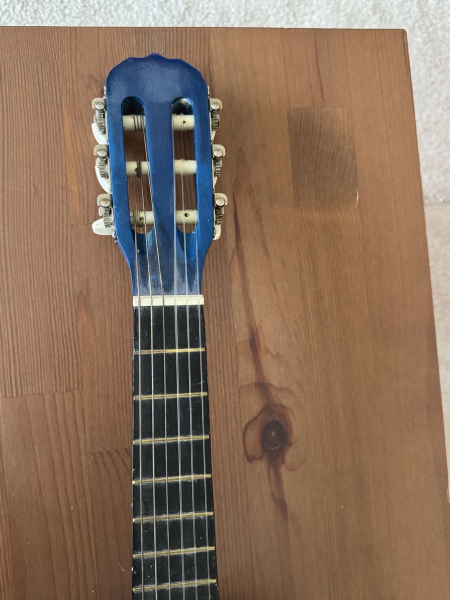 Musikinstrumente: Kinder - Gitarre – Gebraucht aus Zürich von Engine 1