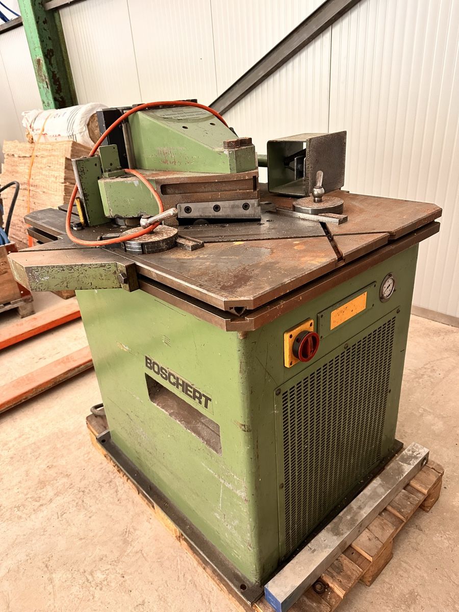 Tutte le macchine: Boschert Ausklinkmaschine Lb 15 – Usato da lyssach venduto da brax2019 1