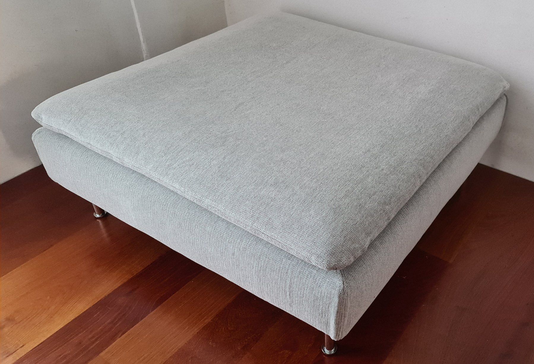Ikea Sgabelli: IKEA SÖDERHAMN Hocker mit neuem Bezug Tallmyra – Usato da Luzern venduto da monyet