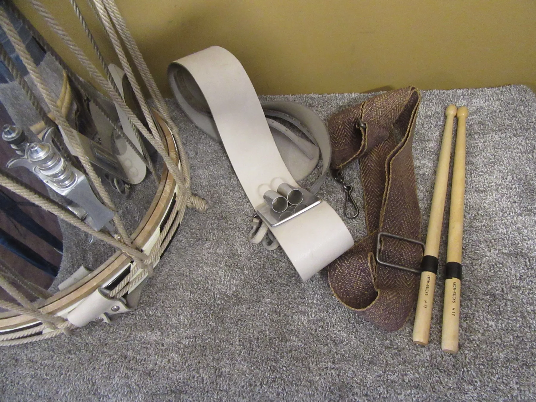 Strumenti musicali: Basler Trommel – Usato da Olten venduto da handpanschweiz 2