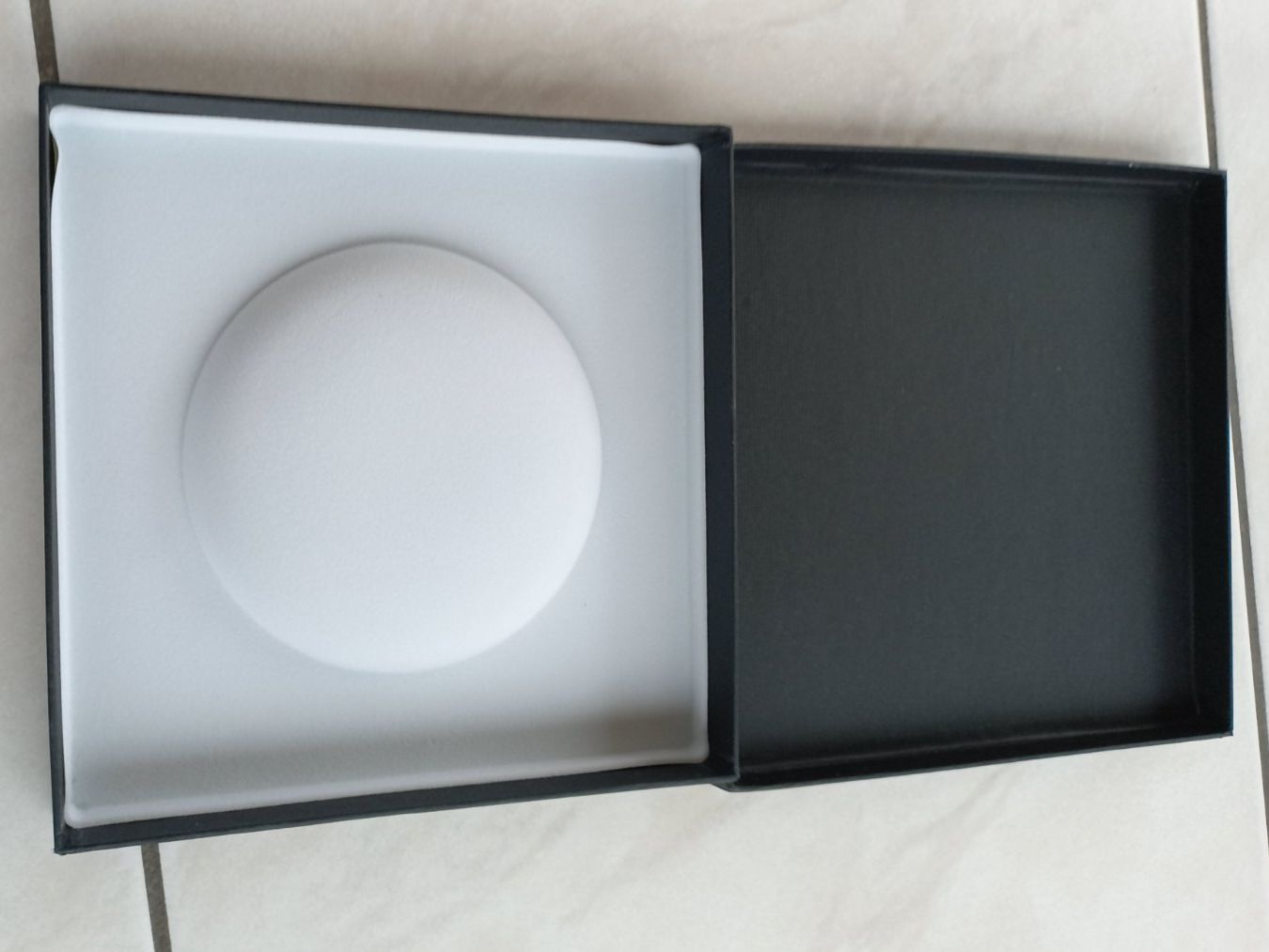 Sonstige Dekorationen & Accessoires: Edle Geschenkbox für Halsband – Neu (gemäss Beschreibung) aus Winistorf von acreativ