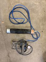 Fuss Pumpe mit Schlauch