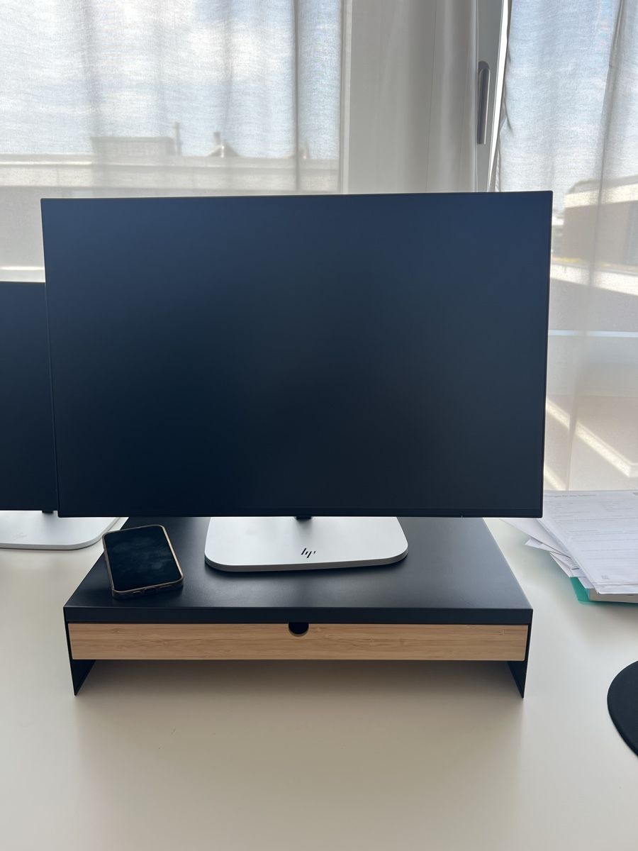 Bildschirmhalterung: Monitorerhöhung mit Schublade – Gebraucht aus Zug von mon_77