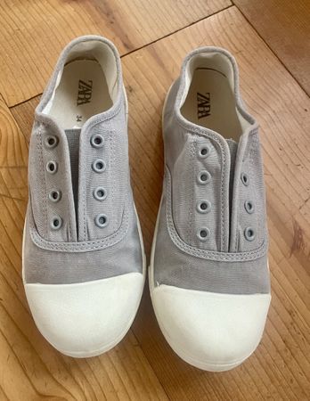 Sneakers Zara grises taille 34, très bon état