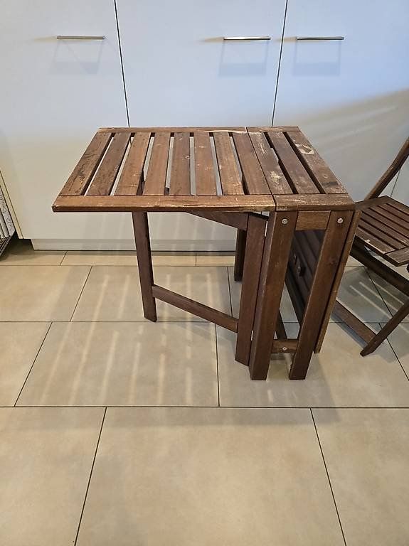 Ikea Set di tavolo e panche: Ikea äpplarö Balkontisch mit Stühlen – Usato da Rickenbach b. Wil venduto da Beautiful.Things 2