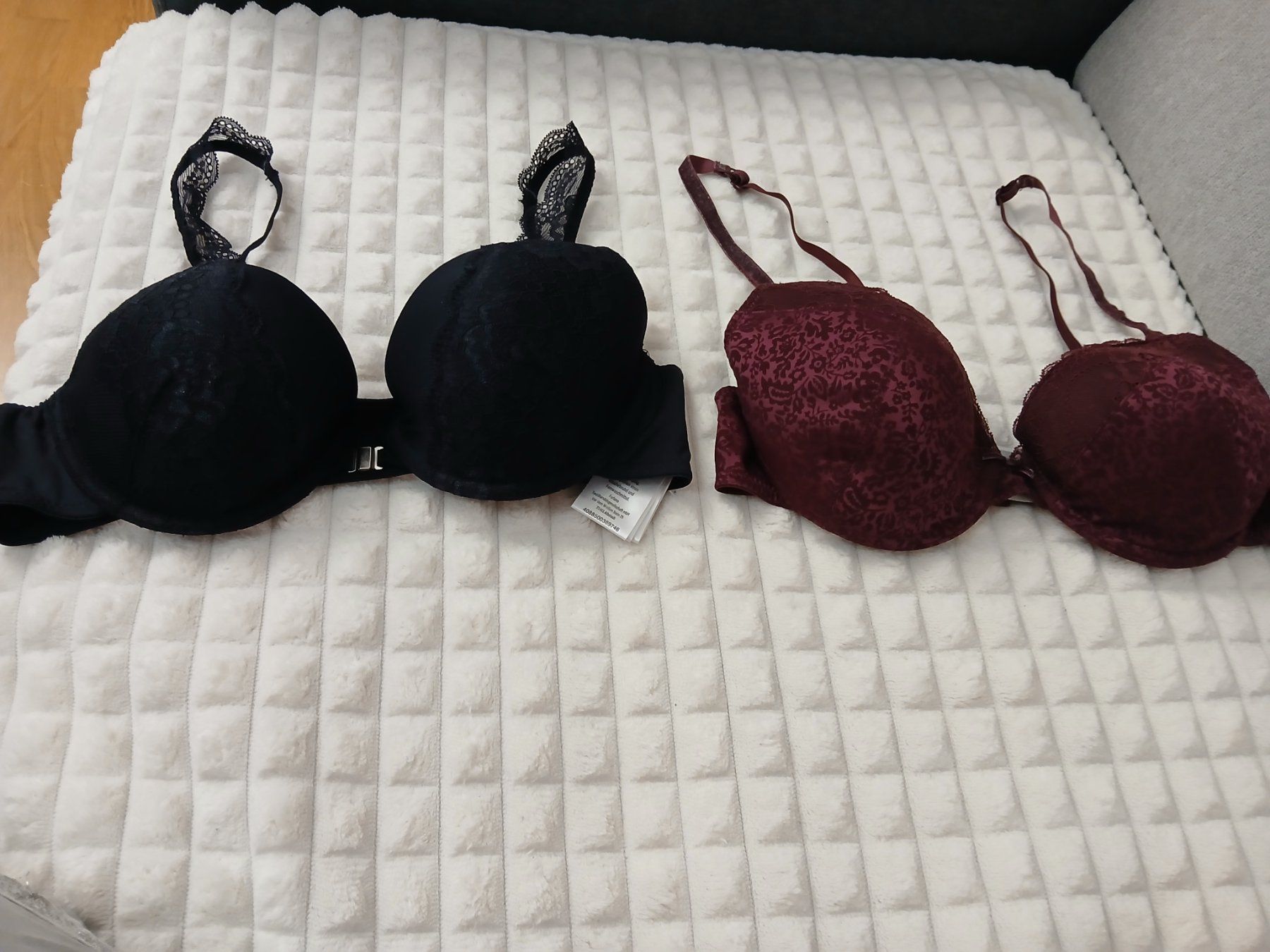 Altra biancheria intima: 4 Damen BHs, Spitze, Gr. 80B – Usato da Glattbrugg venduto da fin_66d8 1