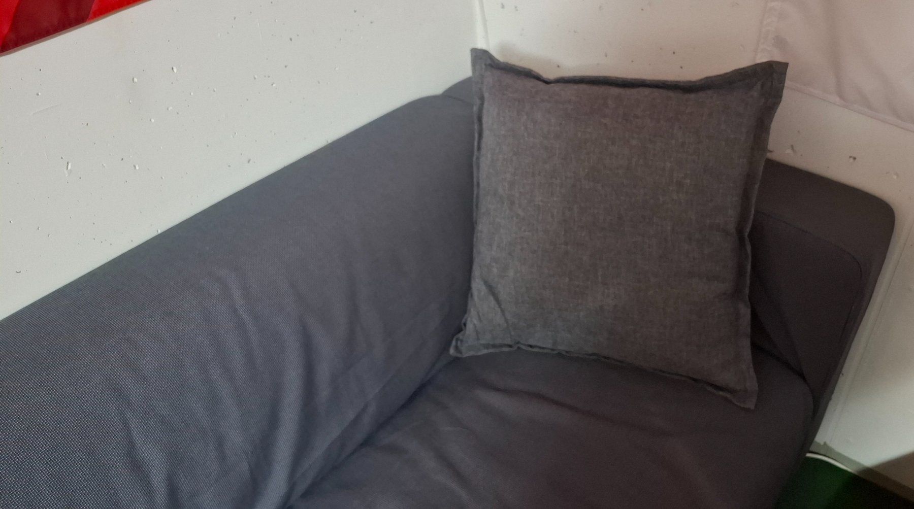 Ikea Divani: 2er Sofa, grau – Usato da Lachen SZ venduto da Azrael83 3